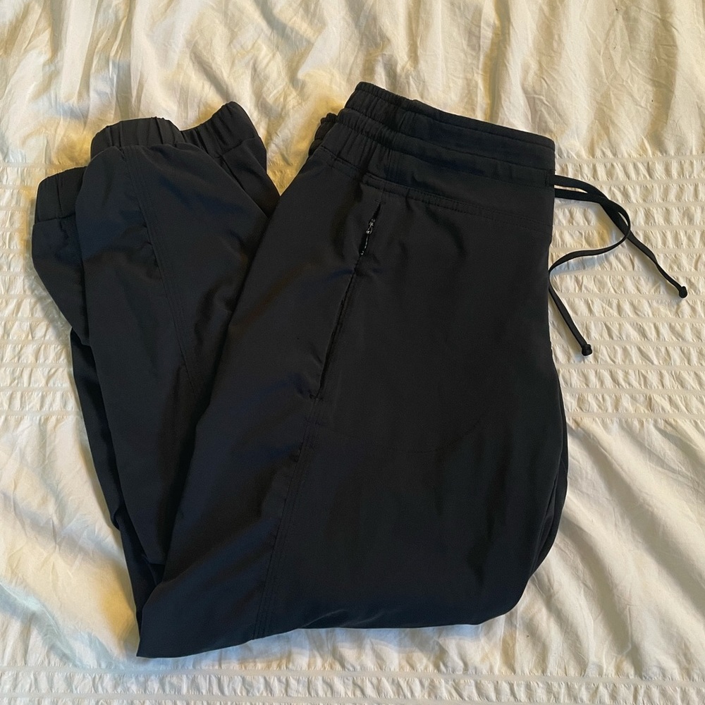 Black Athleta Crop Joggers